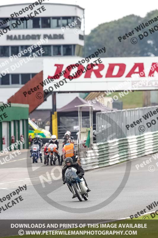 Vintage motorcycle club;eventdigitalimages;mallory park;mallory park trackday photographs;no limits trackdays;peter wileman photography;trackday digital images;trackday photos;vmcc festival 1000 bikes photographs